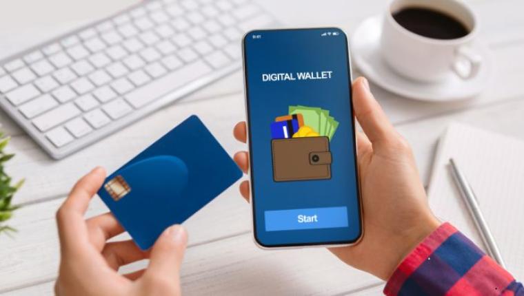 Digital Wallets vs Traditional Banking in 2025