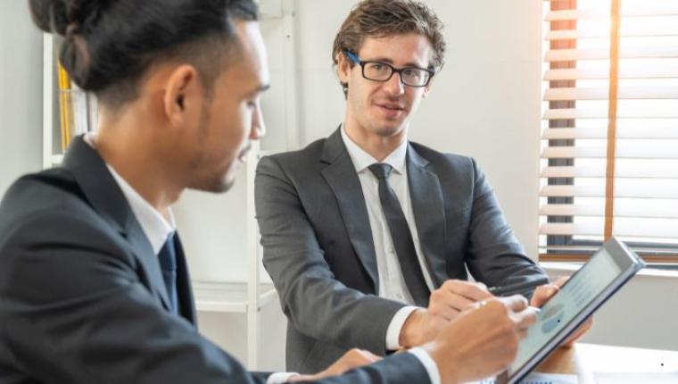 The Impact of AI on E-Commerce: Personalization, Chatbots, and Smart Recommendations